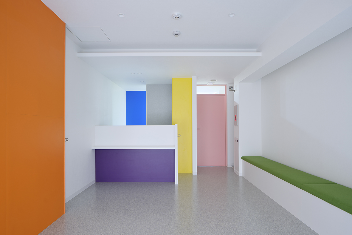 病院外観・受付- 2枚目